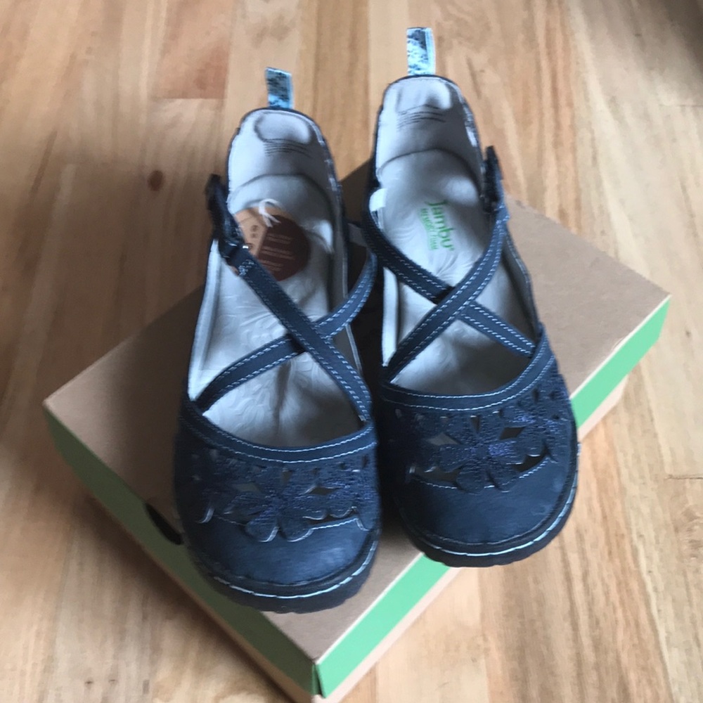 Jambu Blossom in navy